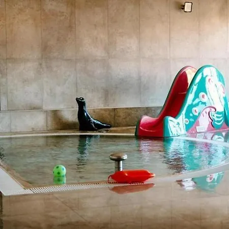In By The River & Beach, Cleaning Included Апартаменты
